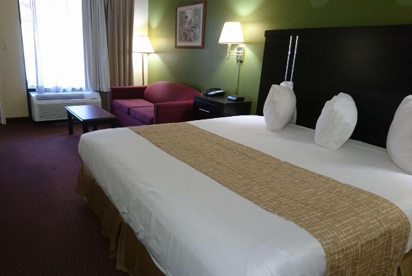 Travelodge by Wyndham Knoxville East image 5